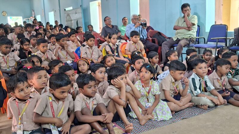 പ്രമാണം:41409 Manipuri dance 6.jpg