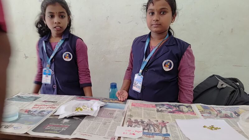 പ്രമാണം:42085 sci 25 2.jpg