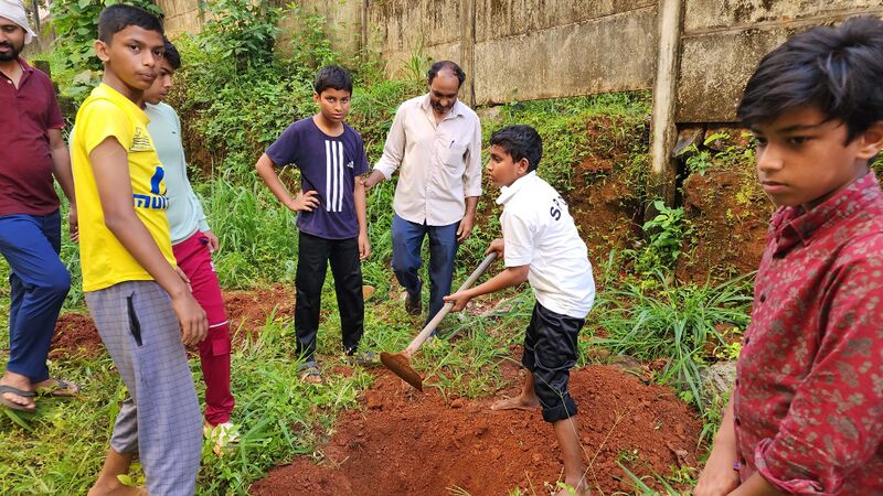 പ്രമാണം:47061 KKD SPC22-1.jpg