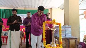 പ്രവേശനോത്സവം 42406 tvm.jpg