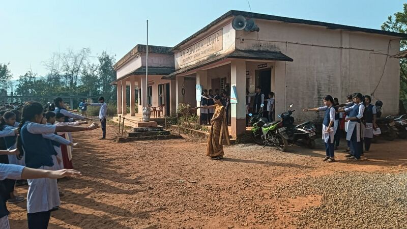 പ്രമാണം:11032 school.jpeg