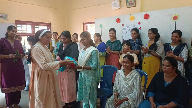 പ്രമാണം:11473 MDNA KGD VanithaDinam2025 4.jpeg