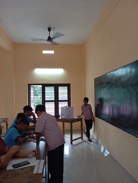 പ്രമാണം:12027 election 14 4.jpg