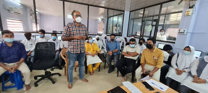 പ്രമാണം:14031 itlab2.jpeg