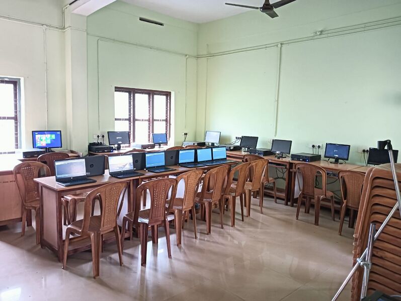 പ്രമാണം:15070 HITEC COPUTER.jpg