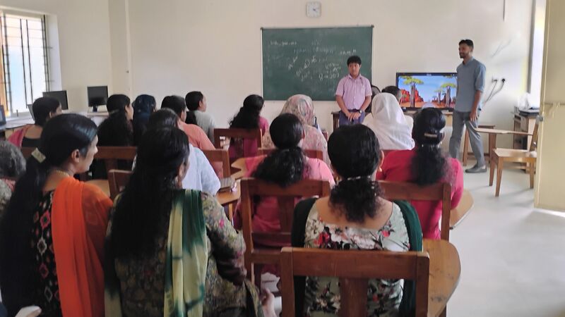 പ്രമാണം:17501 lk pre camp01.jpg