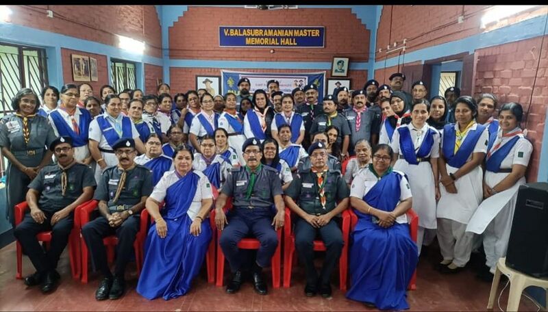 പ്രമാണം:21060-scout semi.jpg