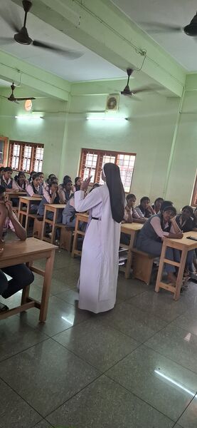 പ്രമാണം:28027 awareness class 2.jpg