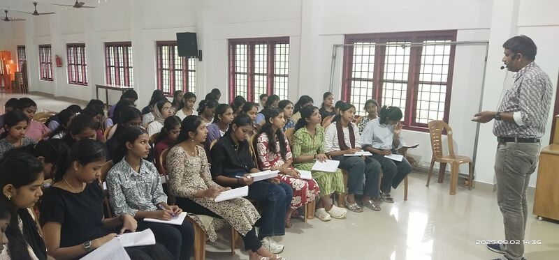 പ്രമാണം:29040-NSS Oreantation Class-1.jpg