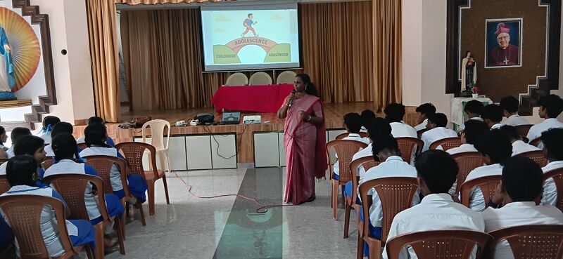 പ്രമാണം:35052 teensclubawareness 2.jpg