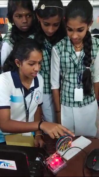 പ്രമാണം:38032 pta fest5.jpg