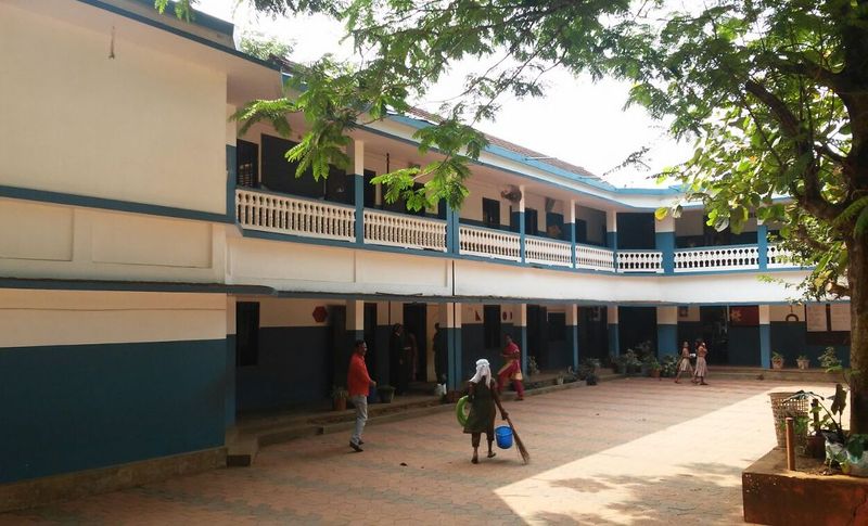 പ്രമാണം:47326-school (org).jpg