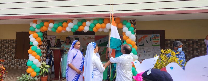 പ്രമാണം:Independenceday 35052 23 7.jpg