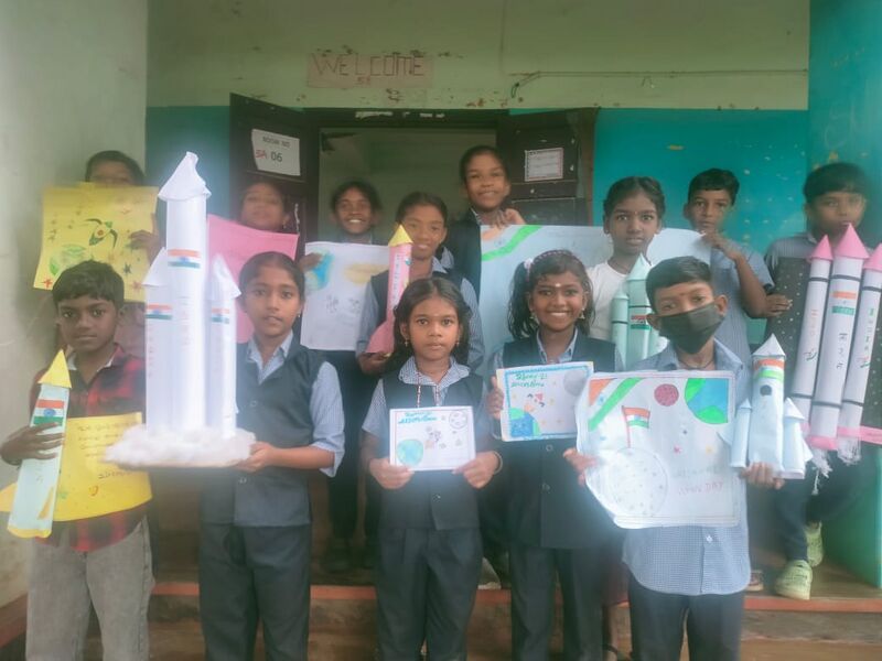 പ്രമാണം:Moon 1.jpg