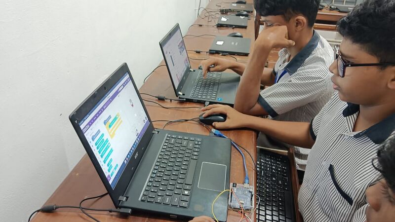 പ്രമാണം:Robotics fest 1.jpeg