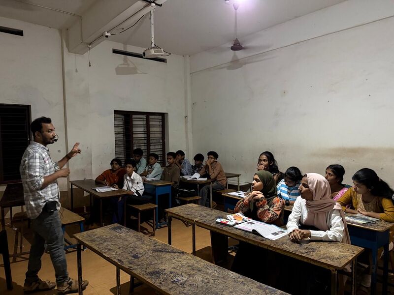 പ്രമാണം:16008 night class 2026 2.jpeg