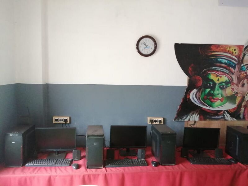 പ്രമാണം:19411COMPUTER LAB.jpeg