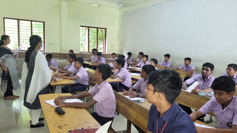 പ്രമാണം:21502 akshramuttam quiz.jpg