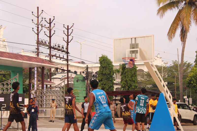 പ്രമാണം:26067 BasketBall 3.resized.JPG