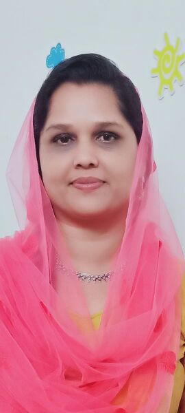 പ്രമാണം:35014 former students 2.jpg