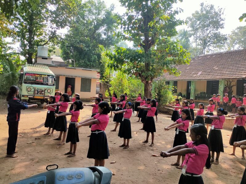 പ്രമാണം:41409 self defence5.jpg