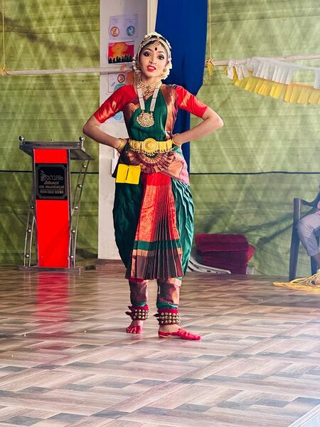 പ്രമാണം:Contestant in kalotsavam.jpg