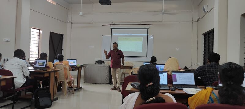 പ്രമാണം:Drcmlp-nov27-std9-pcnghss mookuthala-2.jpg