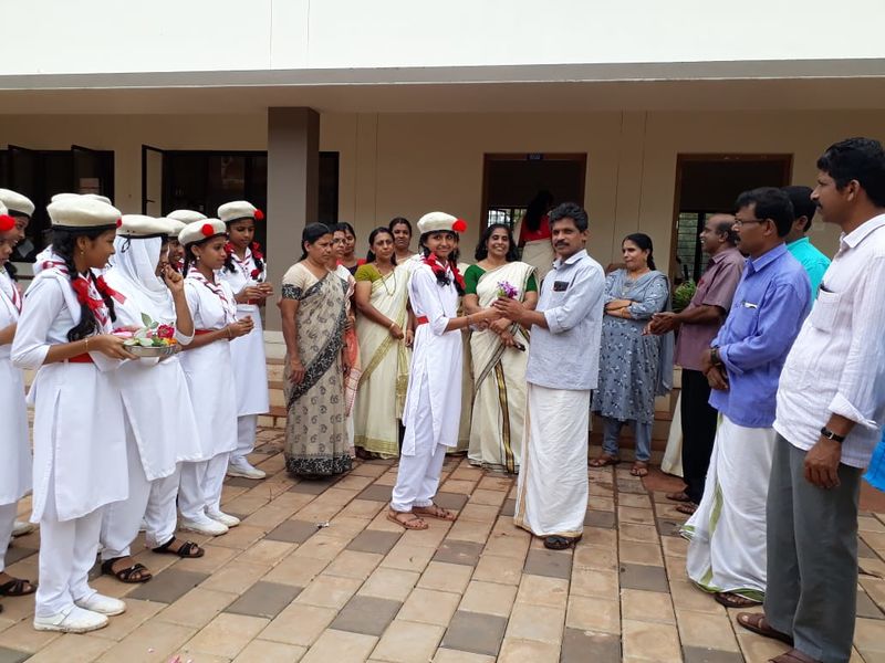 പ്രമാണം:Gvandanam 05.jpeg