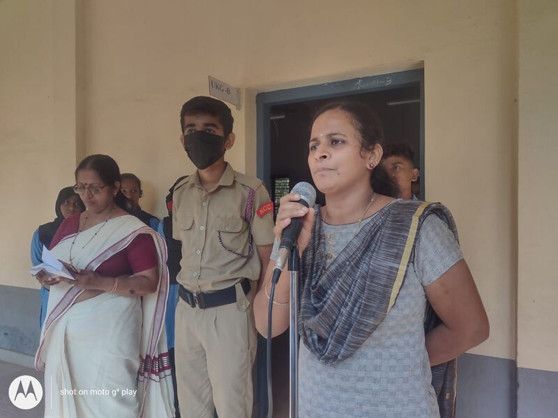 പ്രമാണം:11453-star of the week3.jpeg