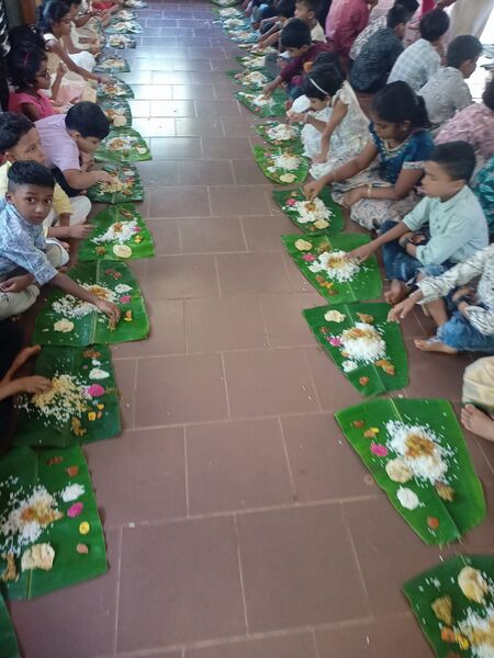 പ്രമാണം:13401 onam celebration 2025glps8.jpg