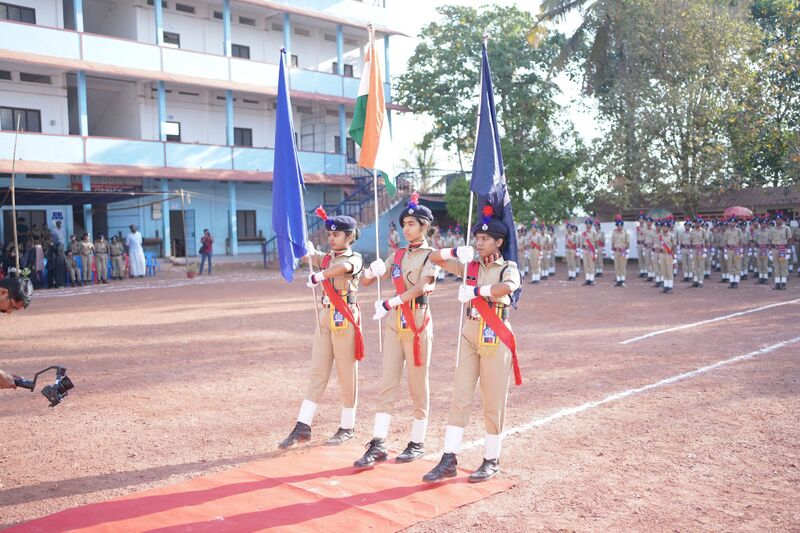 പ്രമാണം:14028 spcpassingout2325 (6).jpg