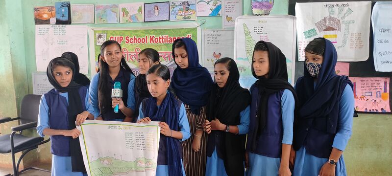 പ്രമാണം:18660-Sureeli Hindi.jpg