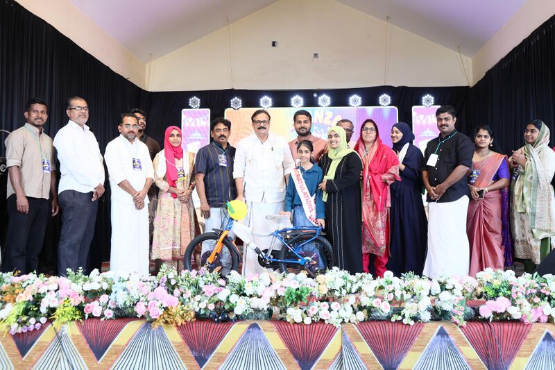 പ്രമാണം:18679 GOLD 25-26.jpg