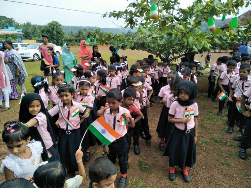 പ്രമാണം:19833 august 15 18-19 3.jpg