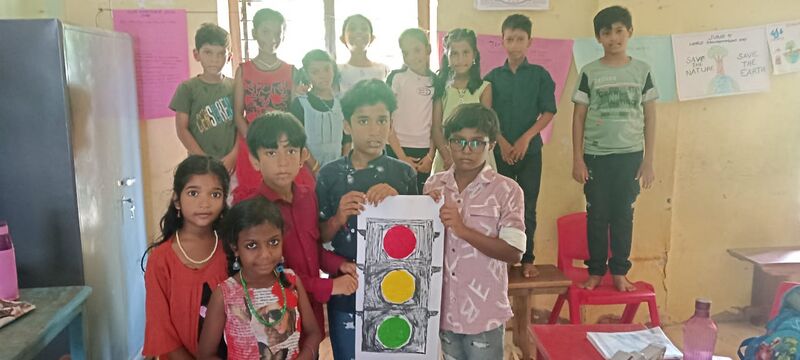 പ്രമാണം:42422 TRAFFIC SIGNAL.jpeg