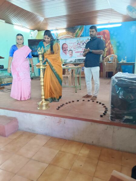പ്രമാണം:44205 2pravesanolsavam26.jpg