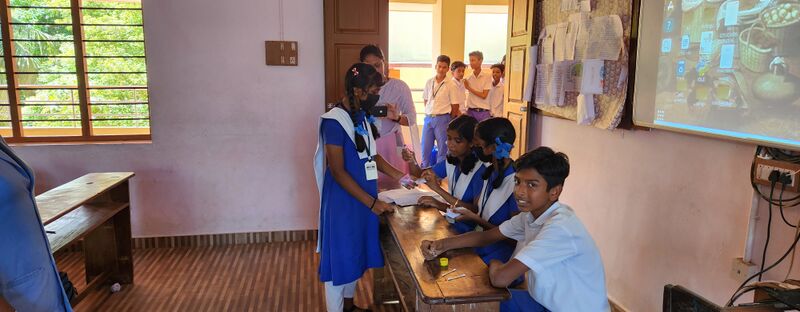 പ്രമാണം:Election 35052 233.jpg