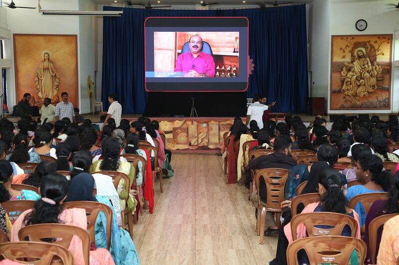 പ്രമാണം:LKM dist WS ALP6.jpg