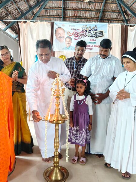 പ്രമാണം:പ്രവേശനോത്സവം ഉദ്ഘാടനം മാനേജർ.jpg