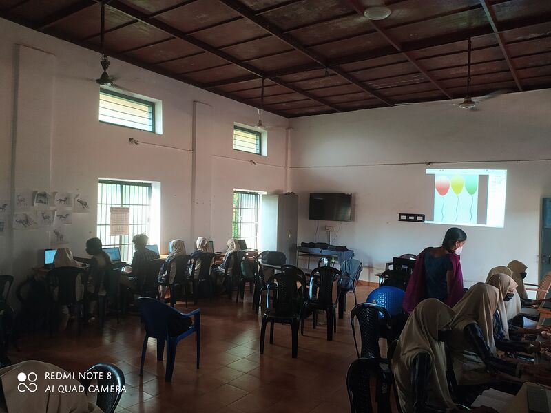 പ്രമാണം:13055 kite1.jpeg