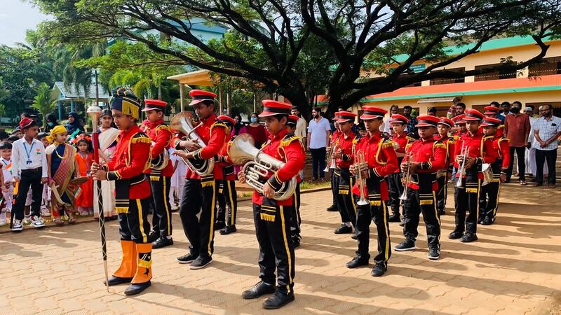 പ്രമാണം:18673 band team.jpg
