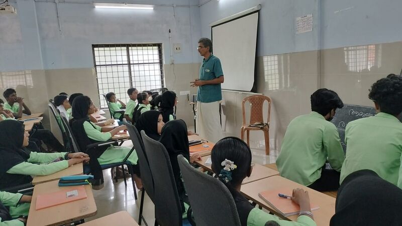 പ്രമാണം:20065 hightec class.jpeg