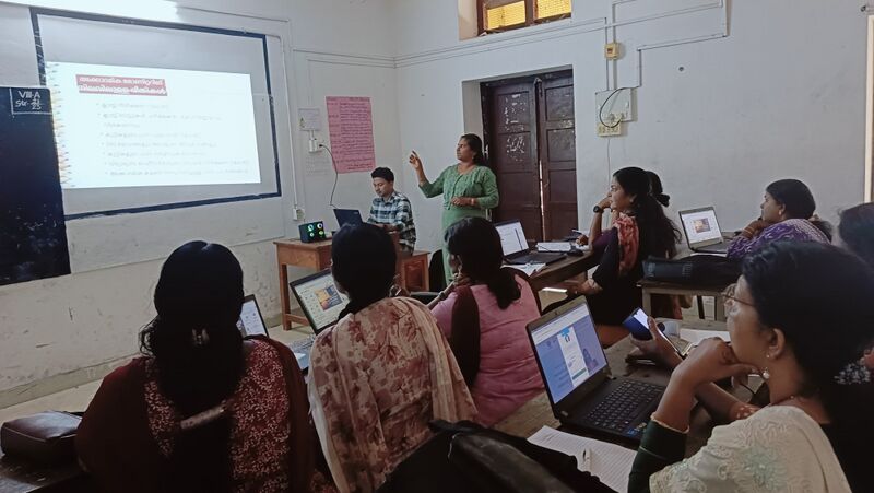 പ്രമാണം:35028 samgra training.jpg