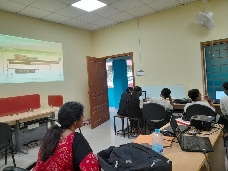 പ്രമാണം:42003 LK MOB APP.jpeg