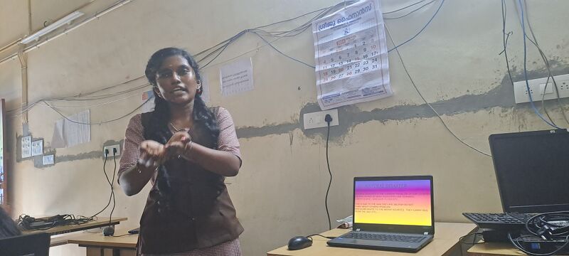 പ്രമാണം:44055 Multimedia presencompetition.jpg