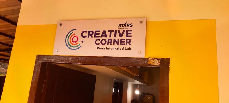 പ്രമാണം:47483 creative corner.JPG