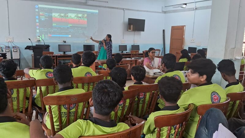 പ്രമാണം:Camp1photo.jpg