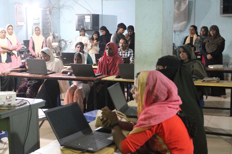 പ്രമാണം:Drcmlp-lk 5.jpg