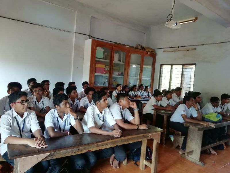 പ്രമാണം:Hs class1.jpeg