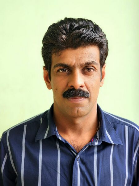 പ്രമാണം:Office assistant.jpg